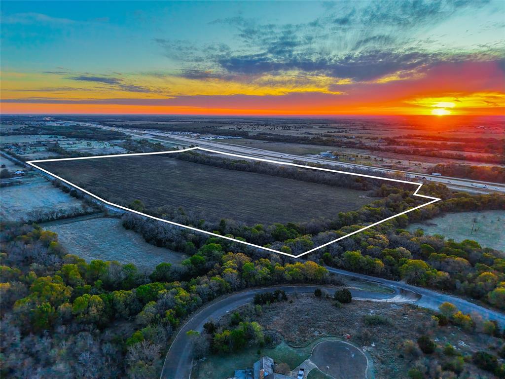 Unk Ih 35 Property Photo 3