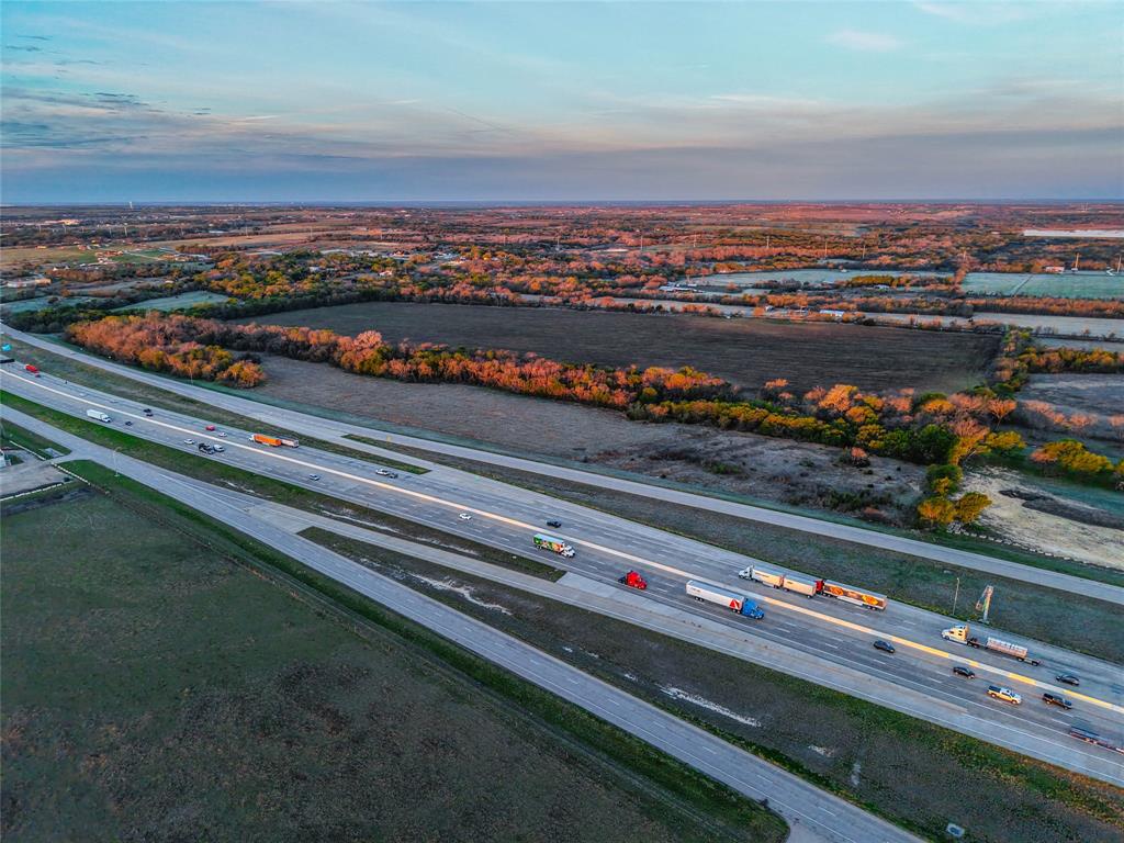 Unk Ih 35 Property Photo 11