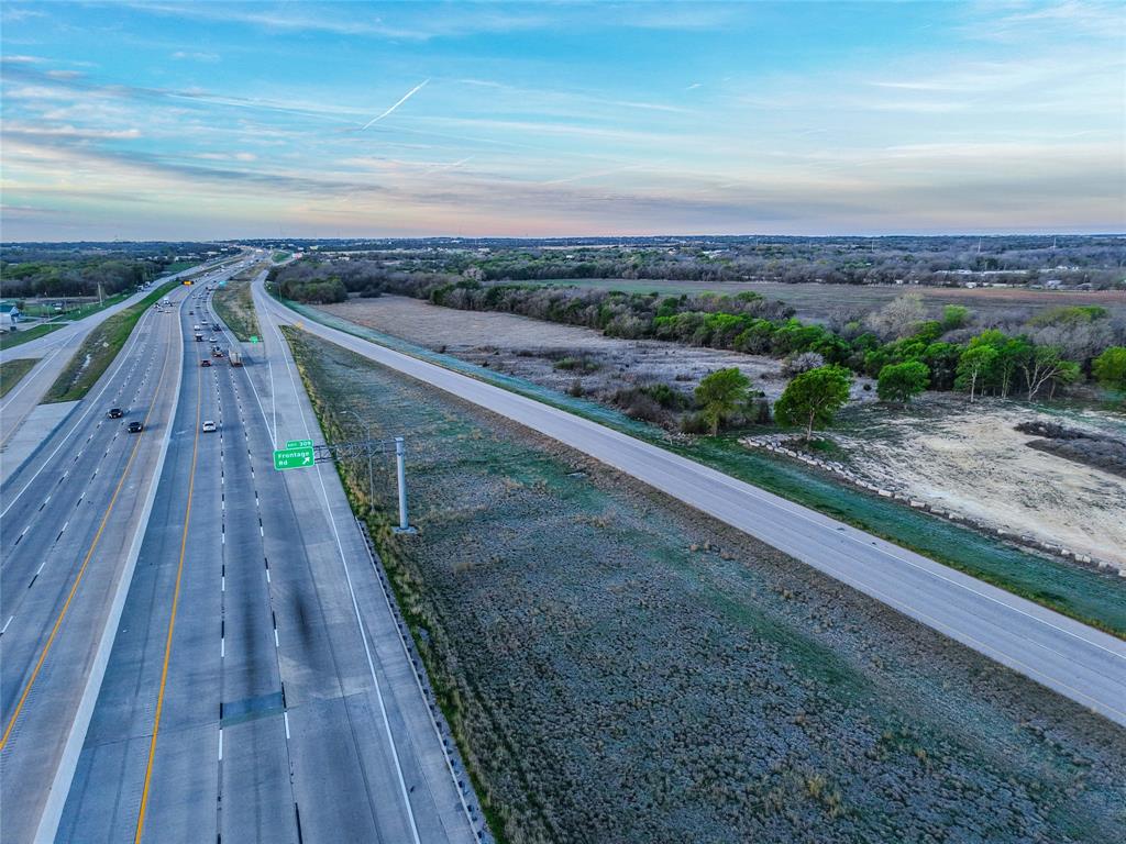 Unk Ih 35 Property Photo 14