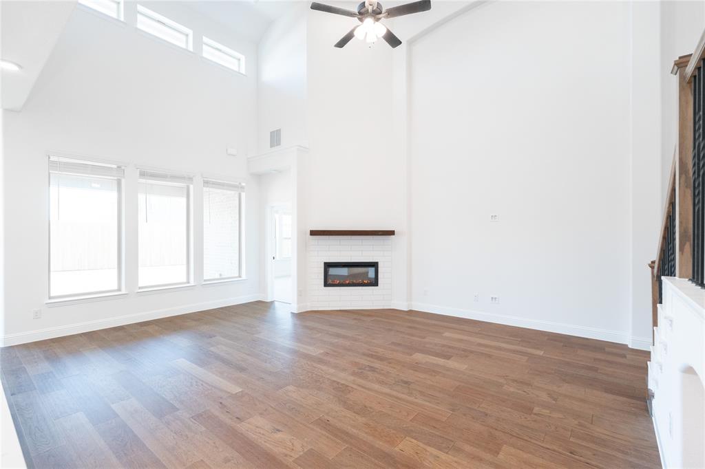 2225 Valencia Drive Property Photo 8