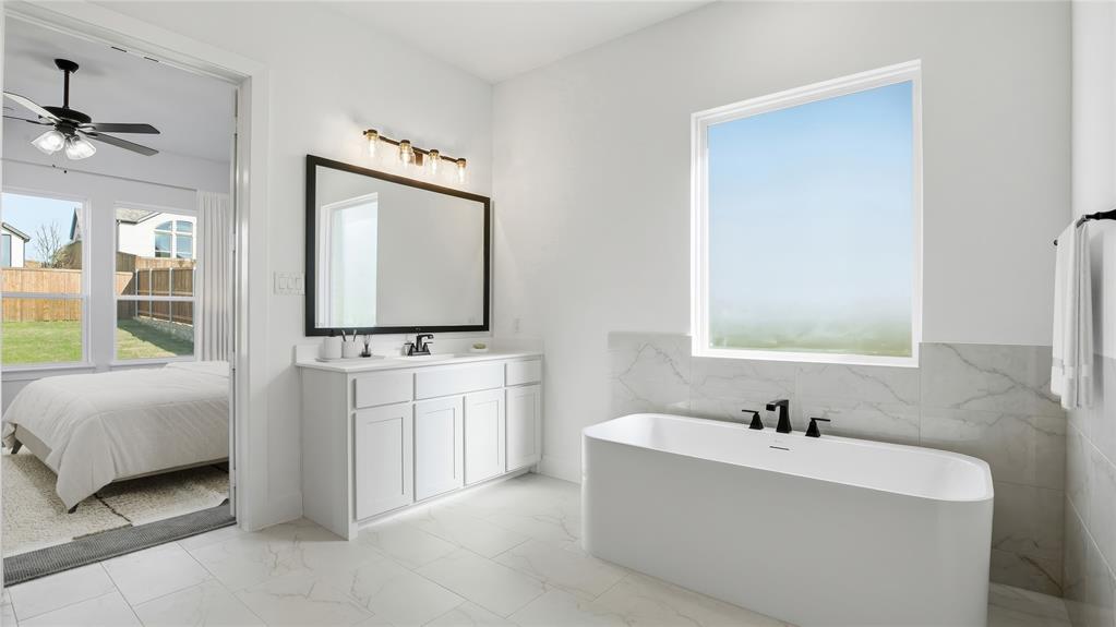 7432 Wayward Wind Way Property Photo 6