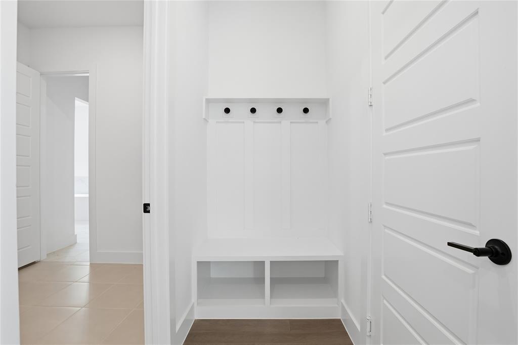 7432 Wayward Wind Way Property Photo 31