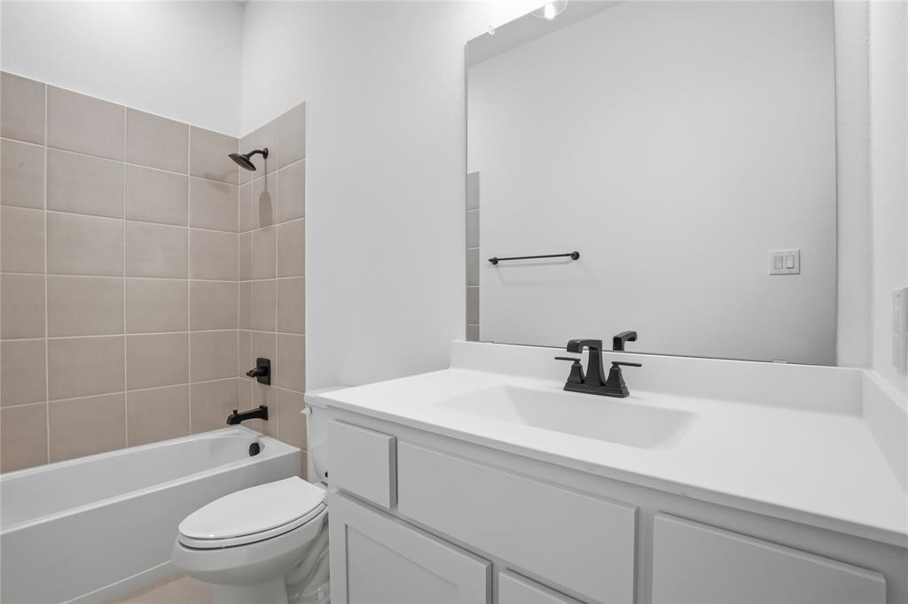 7432 Wayward Wind Way Property Photo 32