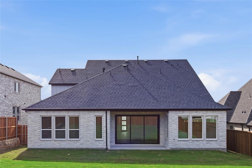 7432 Wayward Wind Way Property Photo 33