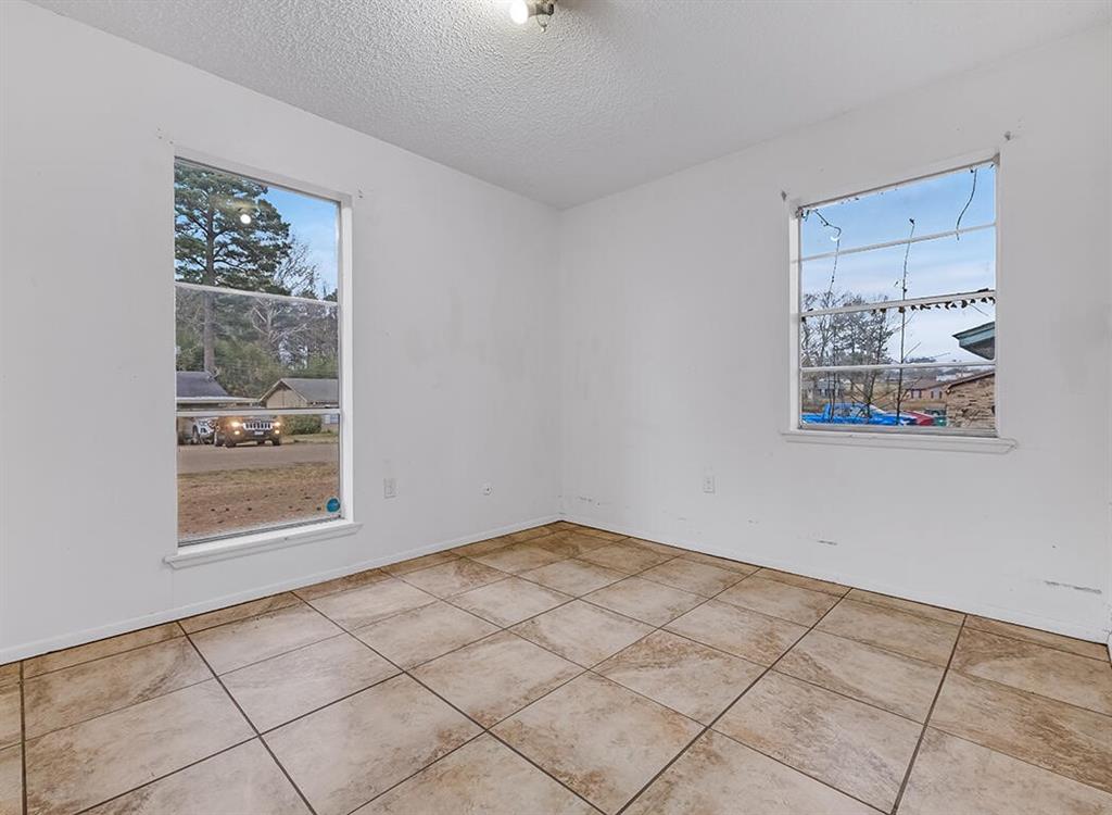 165 Greenforest Trail Property Photo 12