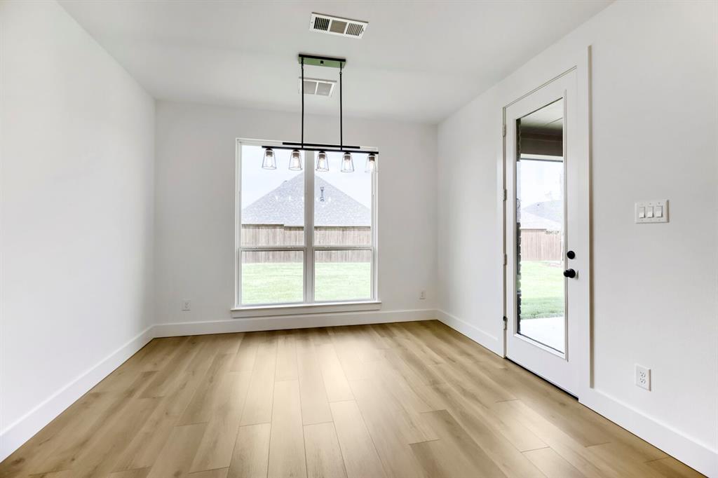 3320 Maidenhair Lane Property Photo 9