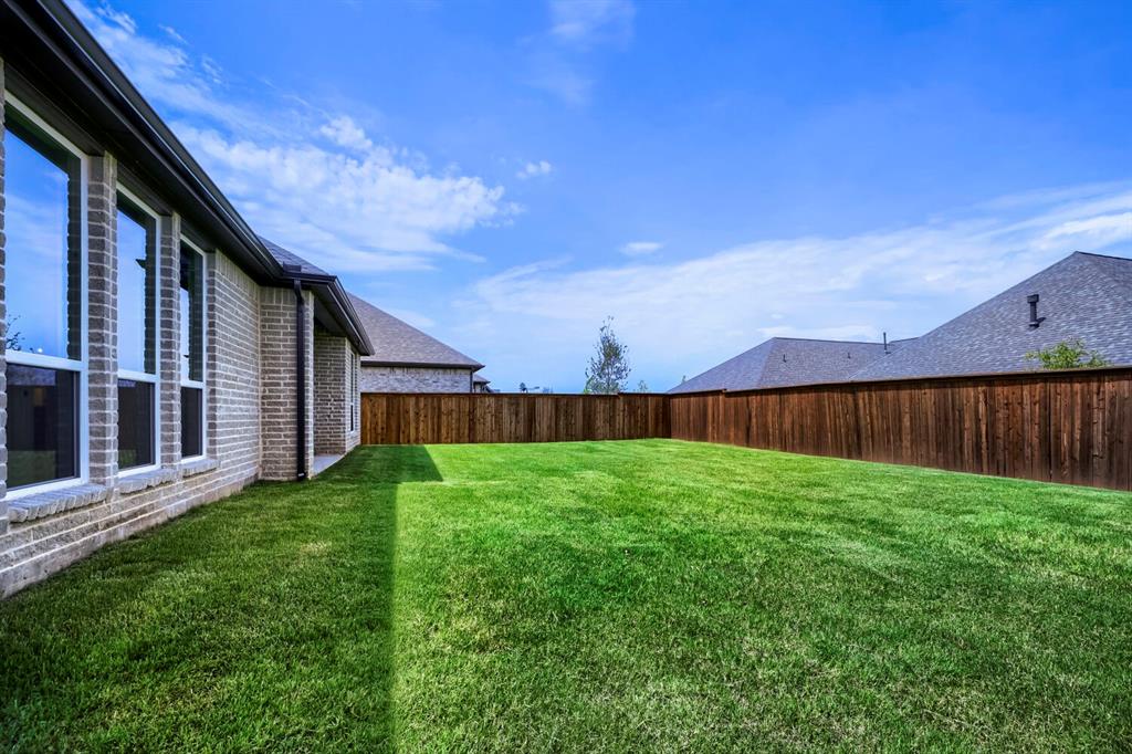 3320 Maidenhair Lane Property Photo 26