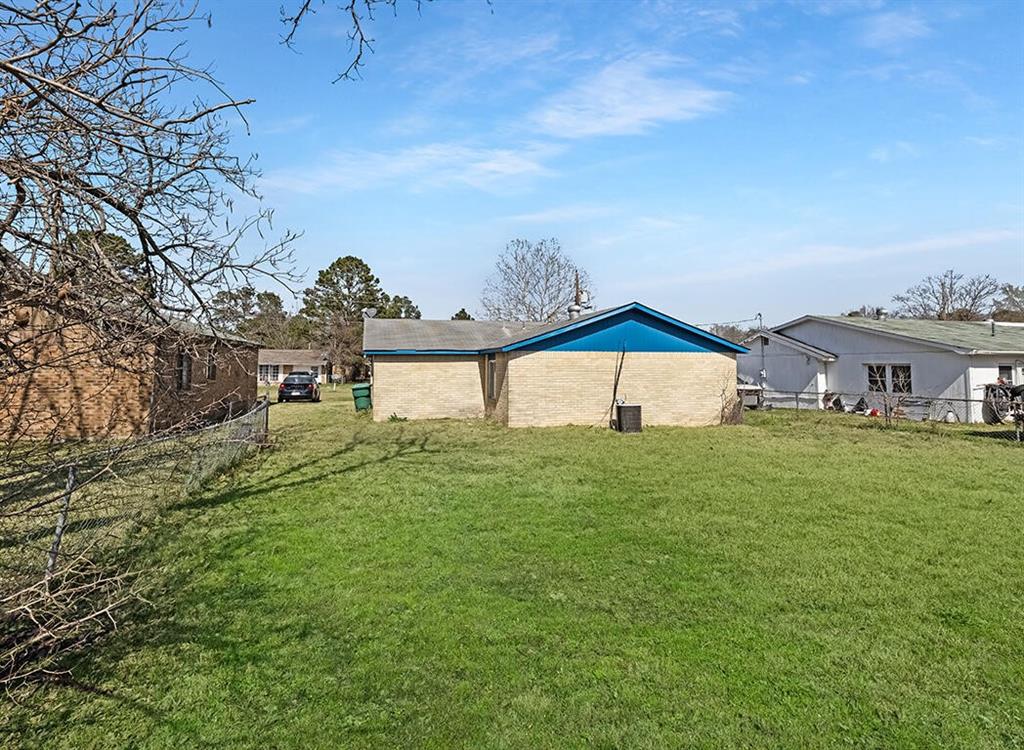 2405 Mamie Drive Property Photo 4