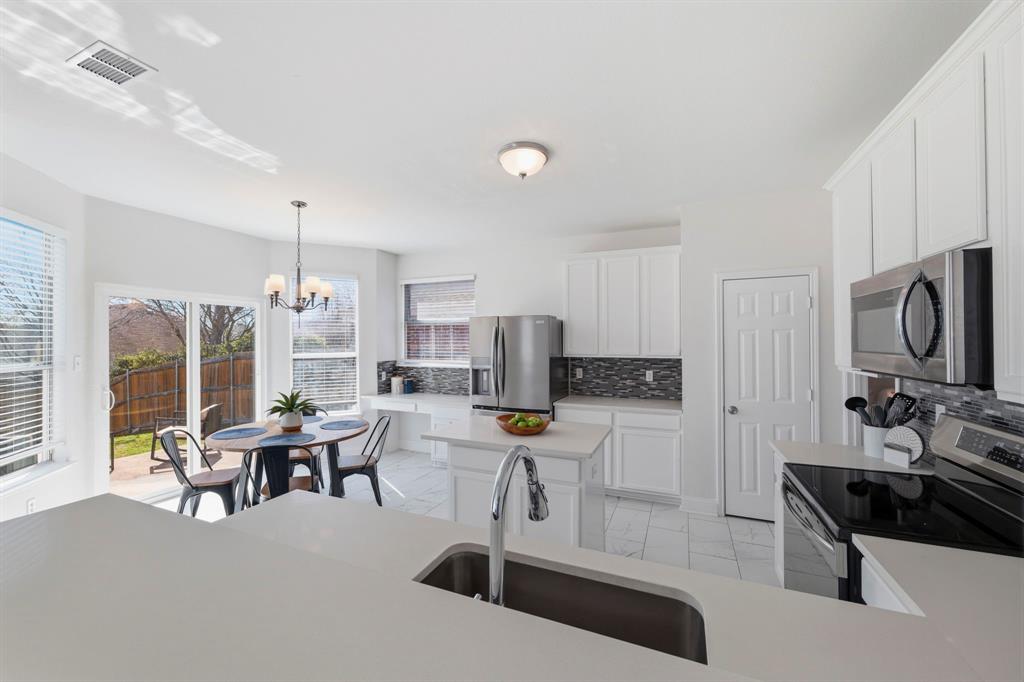 4943 Sunset Ridge Drive Property Photo 9