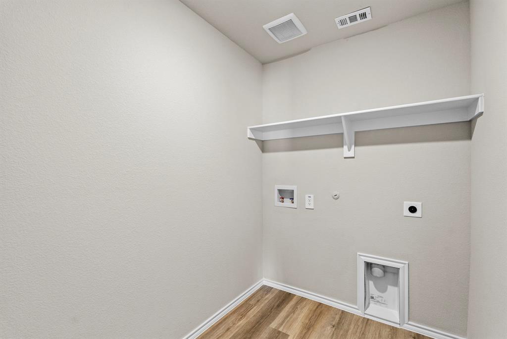 4217 Trickling Creek Lane Property Photo 4