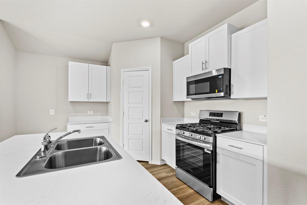 4217 Trickling Creek Lane Property Photo 15