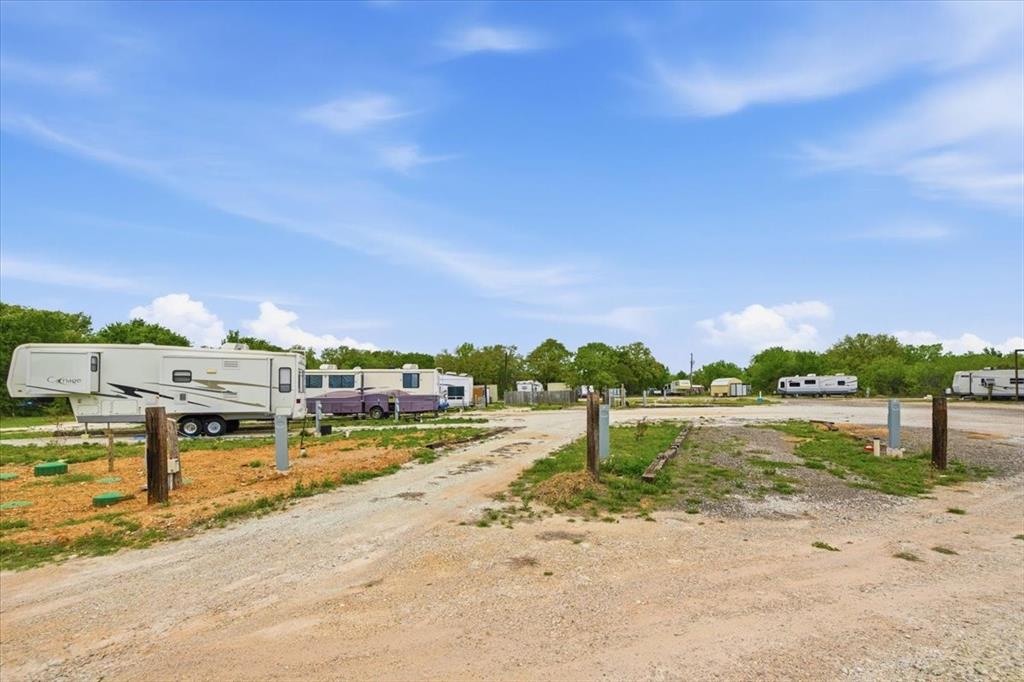431 Hcr 2105 Loop Property Photo 9