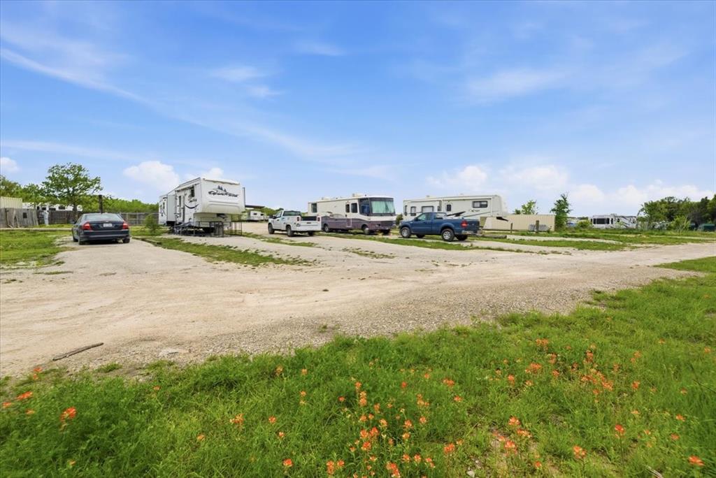 431 Hcr 2105 Loop Property Photo 11