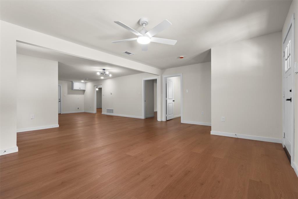 513 E Union Bower Road Property Photo 6