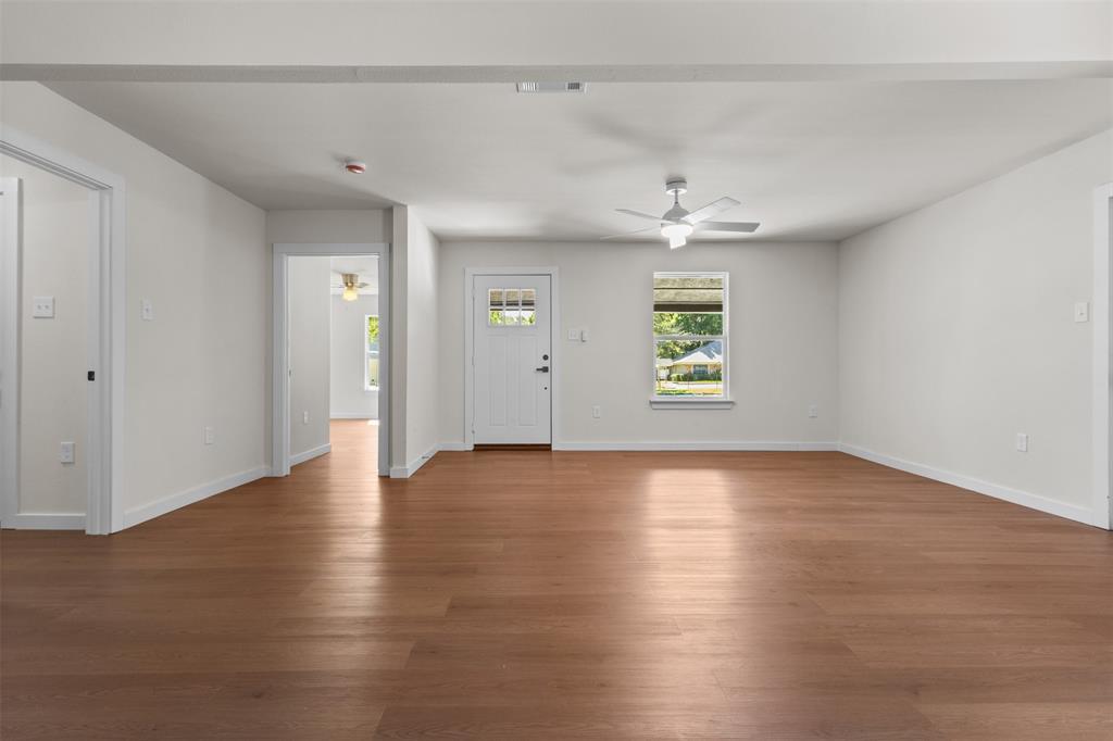 513 E Union Bower Road Property Photo 7