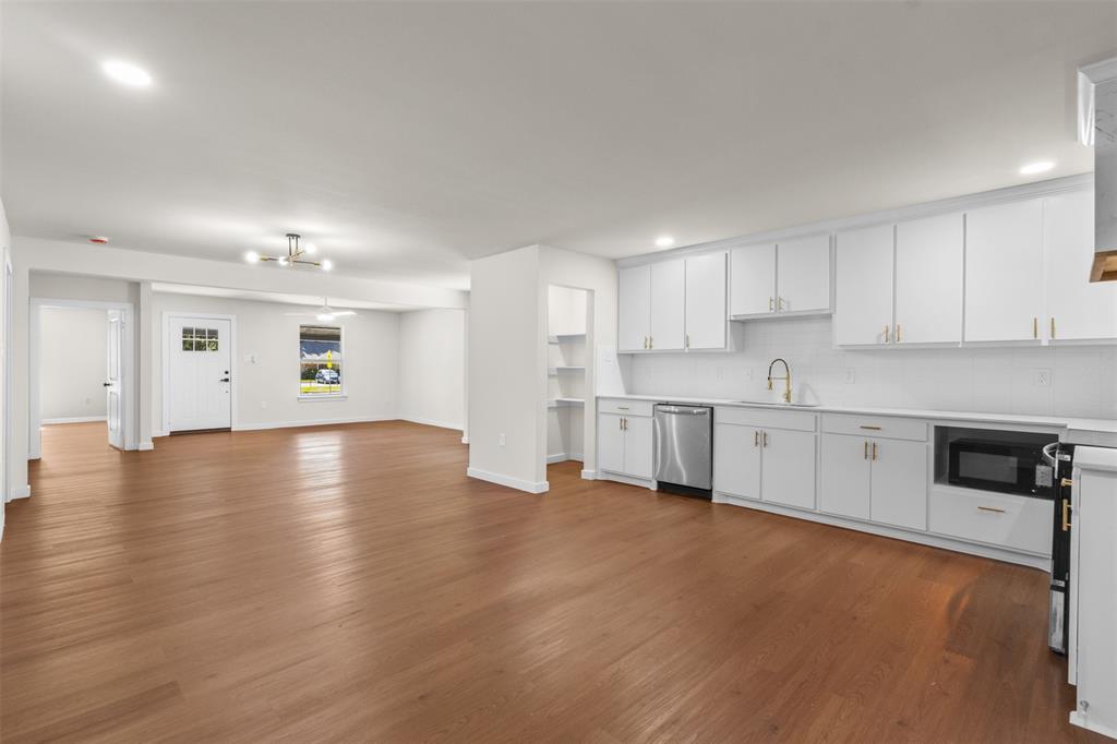 513 E Union Bower Road Property Photo 12