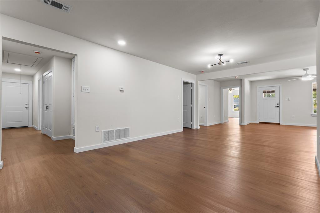 513 E Union Bower Road Property Photo 13