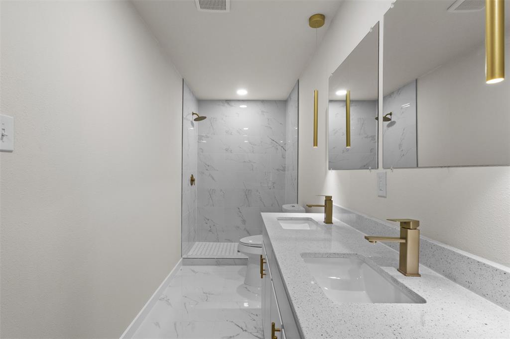 513 E Union Bower Road Property Photo 16