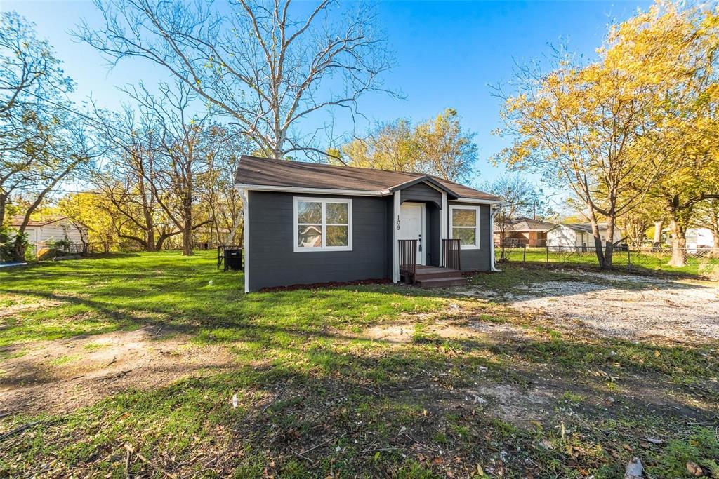 109 Lydia Street Property Photo 7