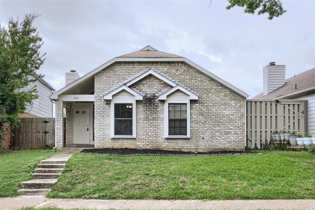 1310 Maplewood Drive Property Photo 1
