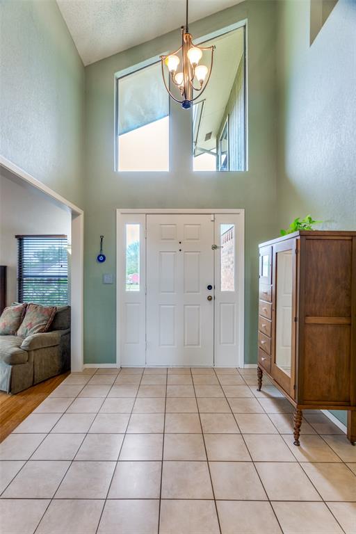 9714 Windsor Circle Property Photo 3