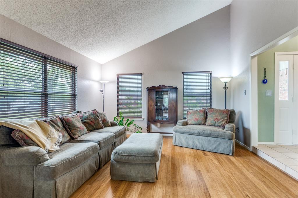 9714 Windsor Circle Property Photo 4