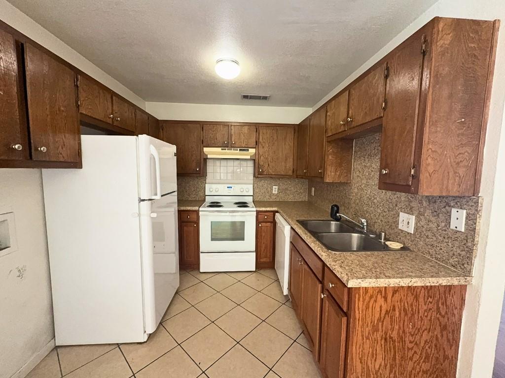 811 W Walnut Street A103 Property Photo 2