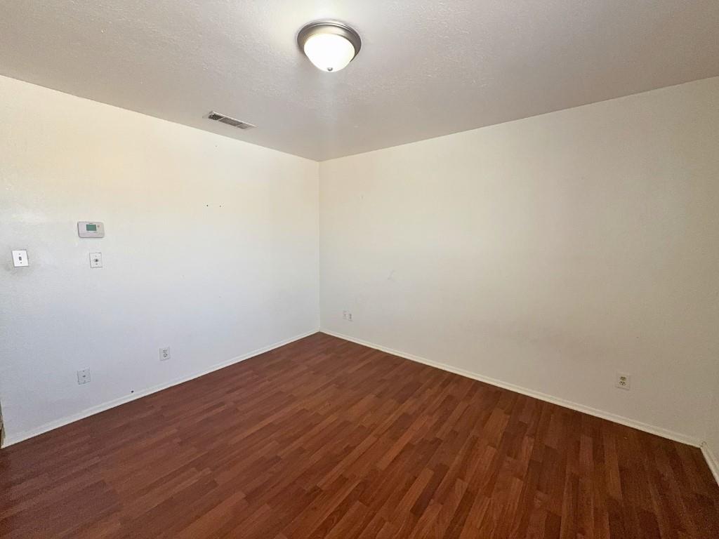 811 W Walnut Street A103 Property Photo 5