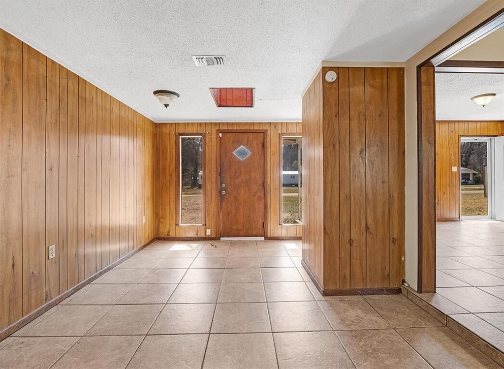 187 Alan Street Property Photo 4