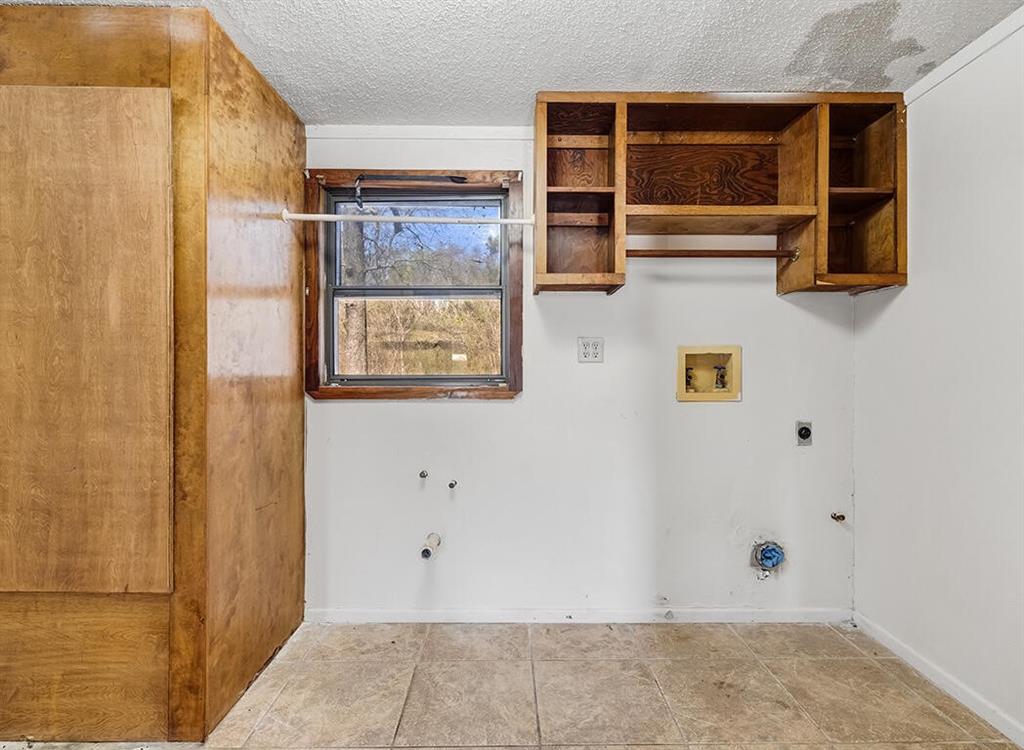 187 Alan Street Property Photo 8