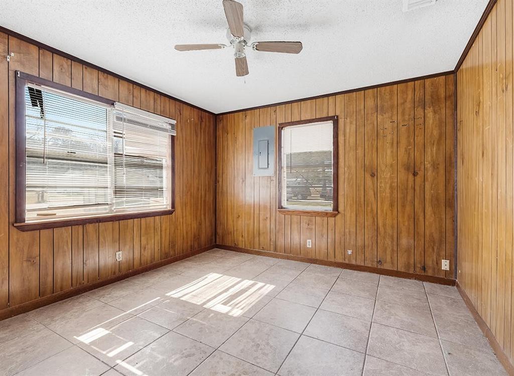 187 Alan Street Property Photo 15