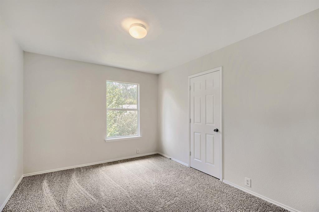 3103 Savoy Court Property Photo 15