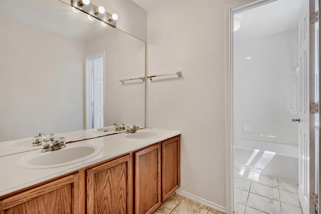 3103 Savoy Court Property Photo 18