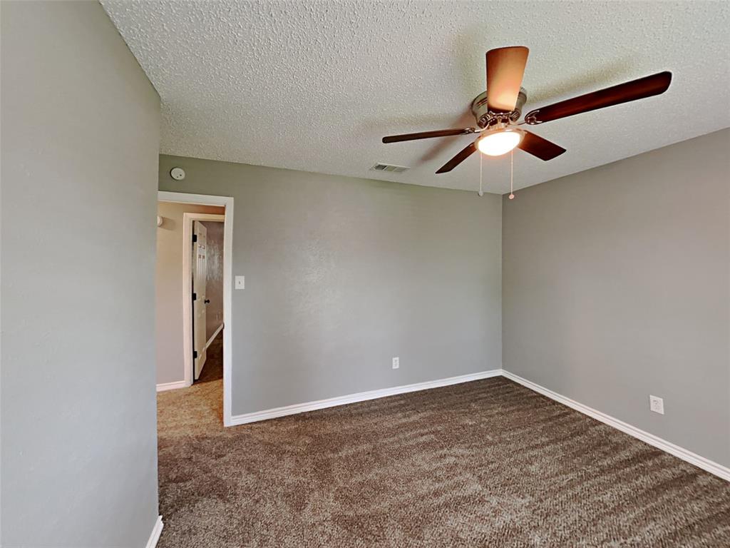702 Redbud Drive Property Photo 4