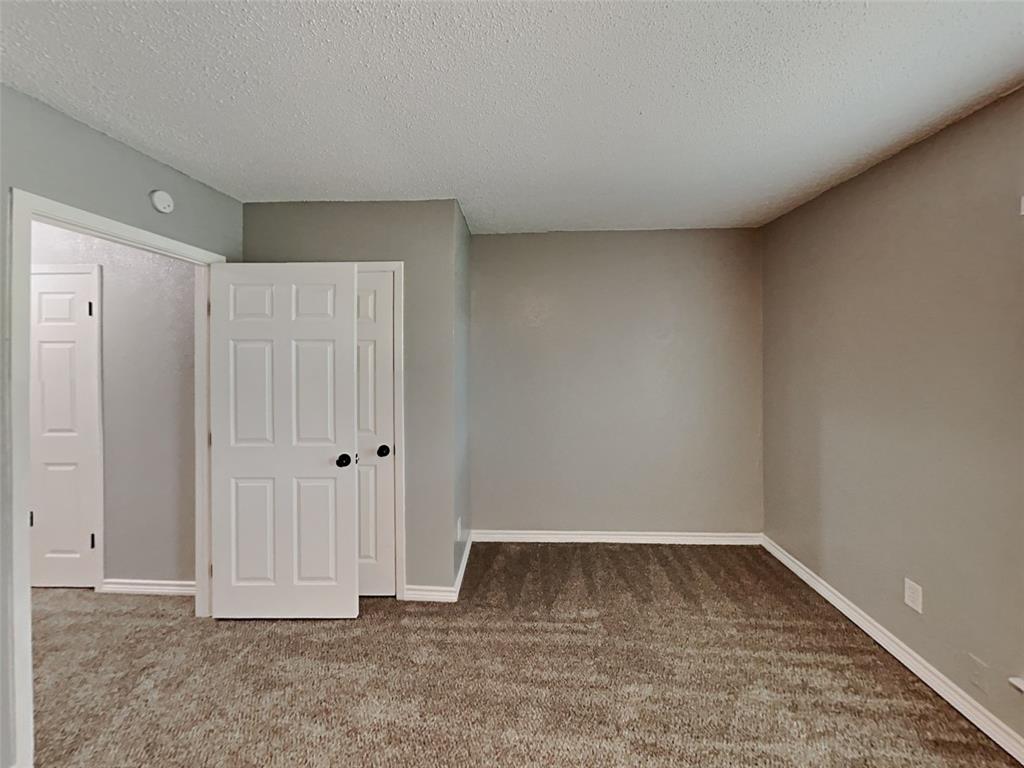 702 Redbud Drive Property Photo 12