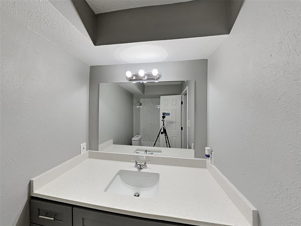 702 Redbud Drive Property Photo 15