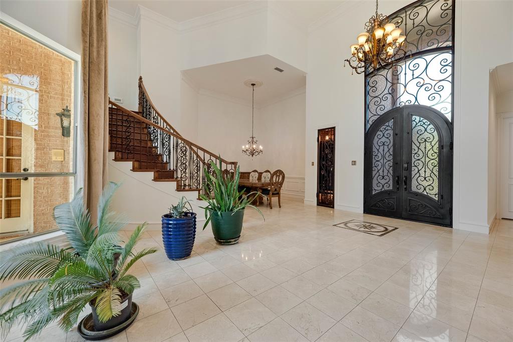 6436 Bermuda Dunes Drive Property Photo 4