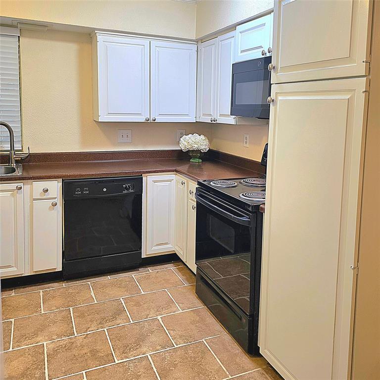 11805 Leisure Drive Property Photo 4