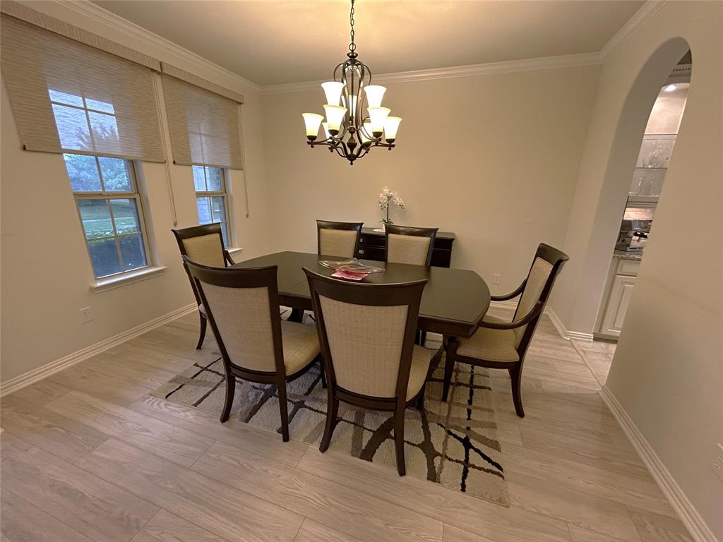 12873 Spring Hill Drive Property Photo 3