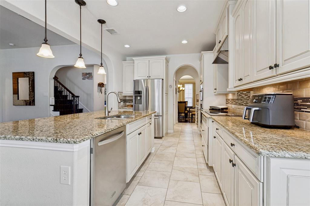 12873 Spring Hill Drive Property Photo 7