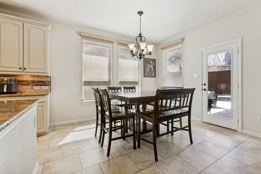 12873 Spring Hill Drive Property Photo 9