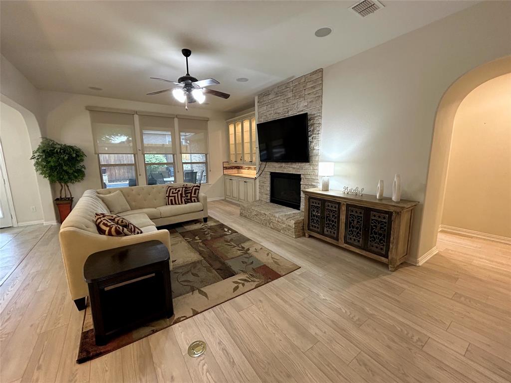 12873 Spring Hill Drive Property Photo 10
