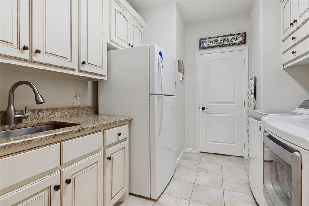 12873 Spring Hill Drive Property Photo 16