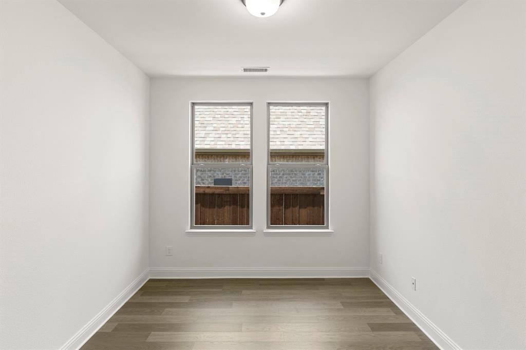 1733 Hillside Stroll Drive Property Photo 10
