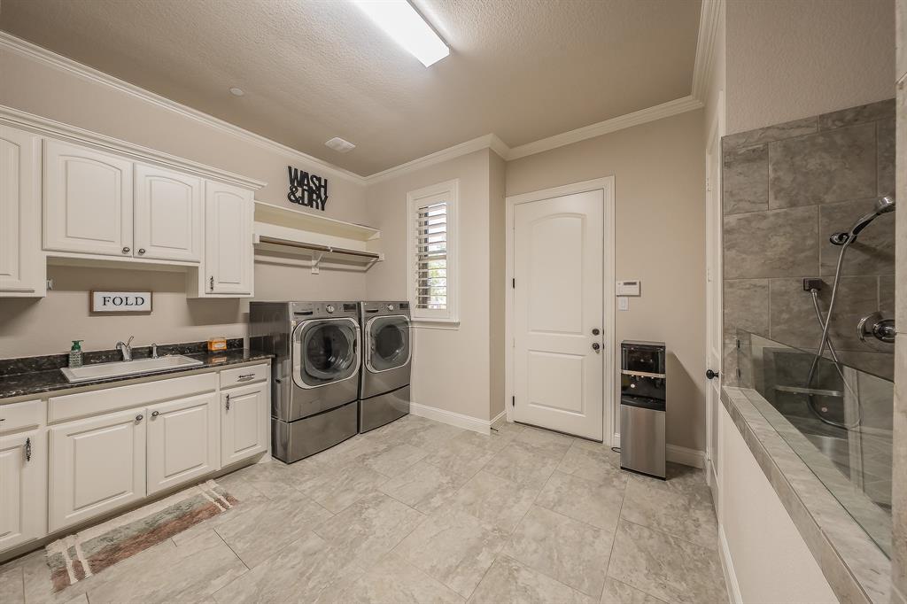 8605 Del Pino Court Property Photo 12