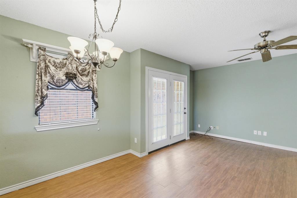 1702 Sully Court Property Photo 6