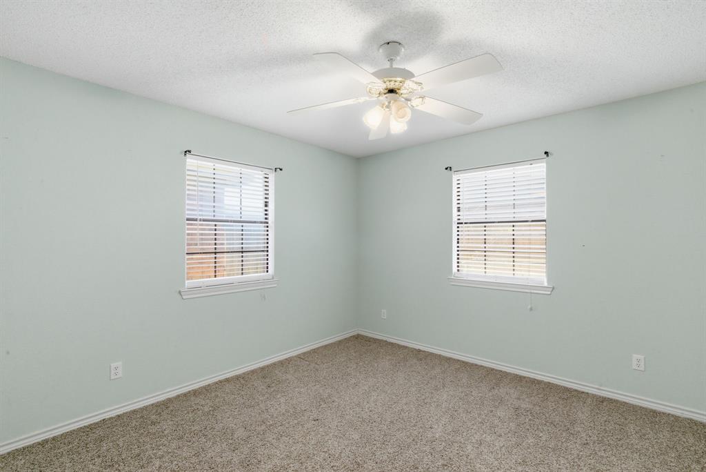 1702 Sully Court Property Photo 18