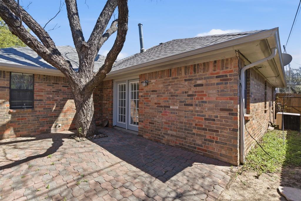 1702 Sully Court Property Photo 24