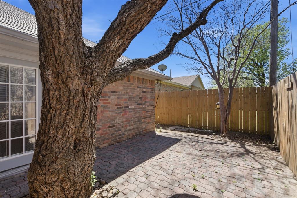 1702 Sully Court Property Photo 25