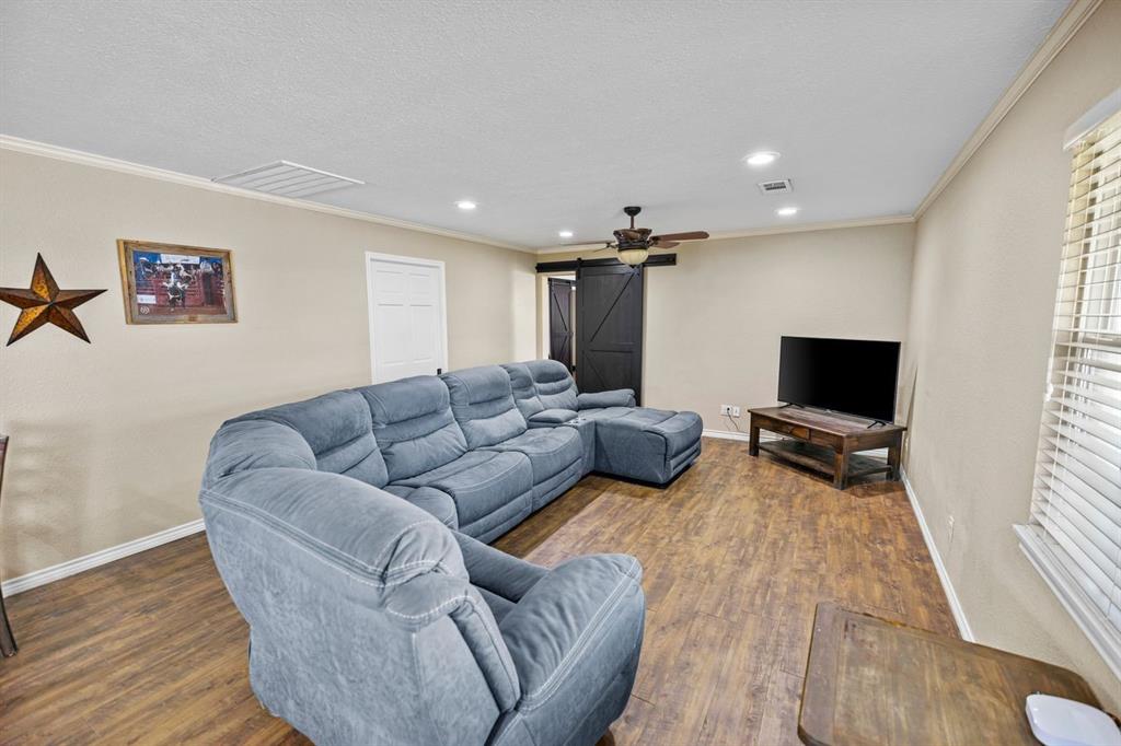 207 N Sand Street Property Photo 8